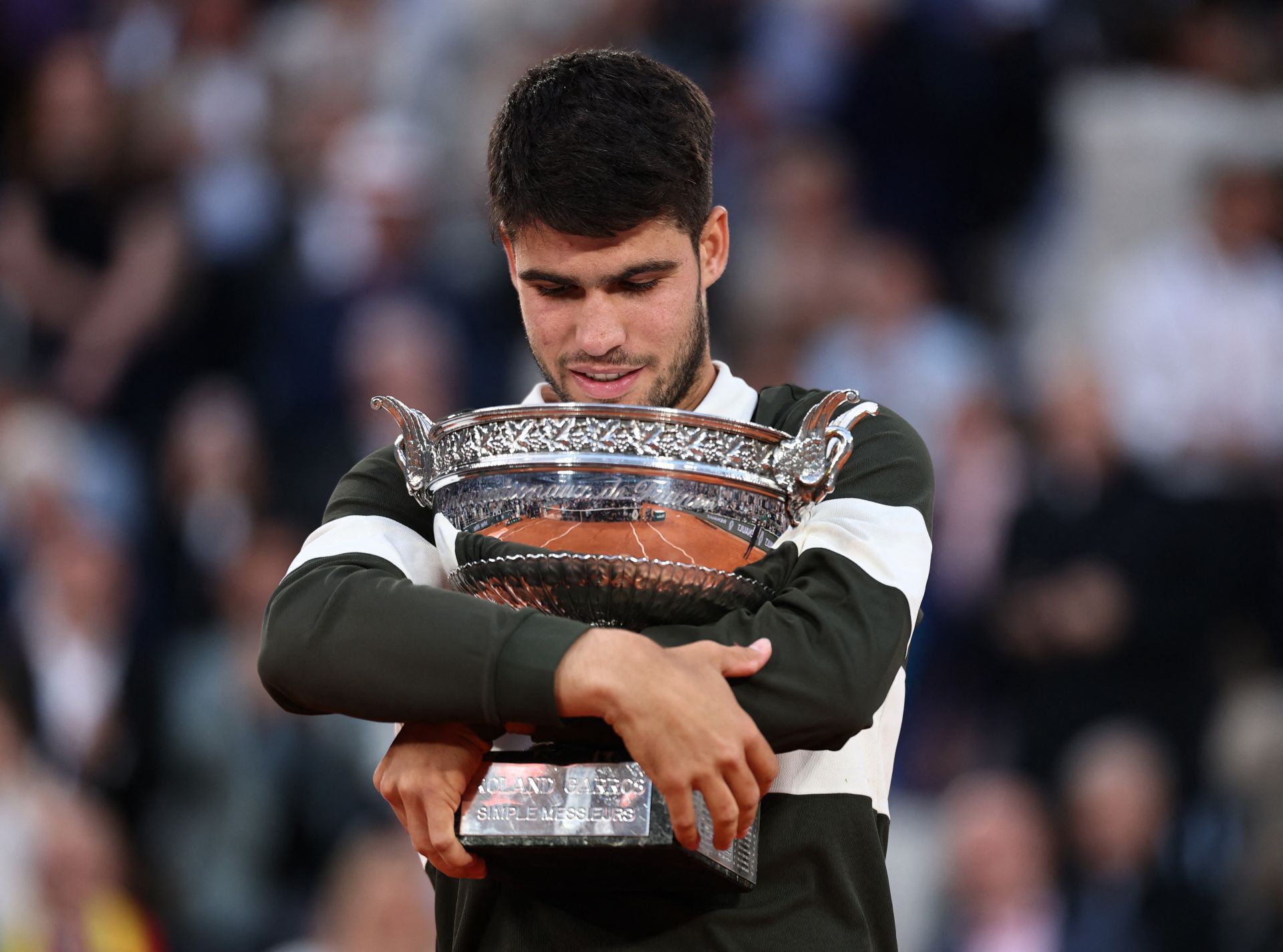 La celebración de Carlos Alcaraz tras ganar Roland Garros, en imágenes