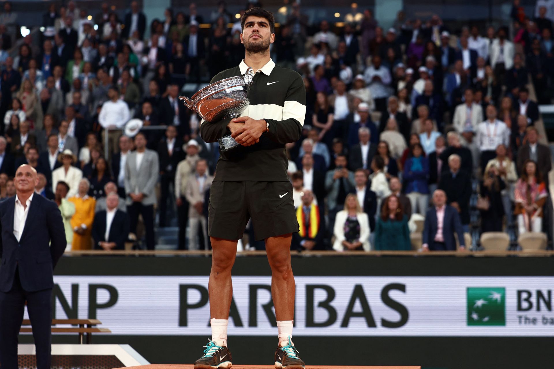 La celebración de Carlos Alcaraz tras ganar Roland Garros, en imágenes