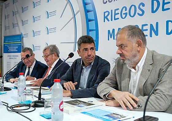 Carlos Mazón y Lucas Jiménez, el pasado 5 de abril en Rojales. A la izquierda, José A. Andújar.