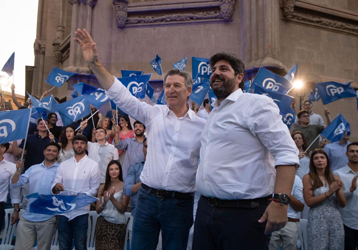 En imágenes, el acto de Feijóo a Murcia