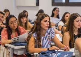 Alumnas del CEU en Elche.