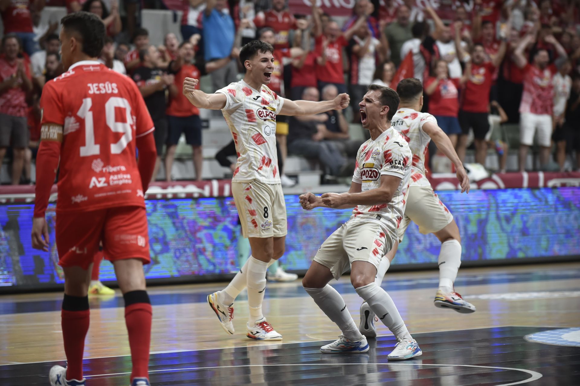 Las imágenes de ElPozo - Jimbee (3-2)