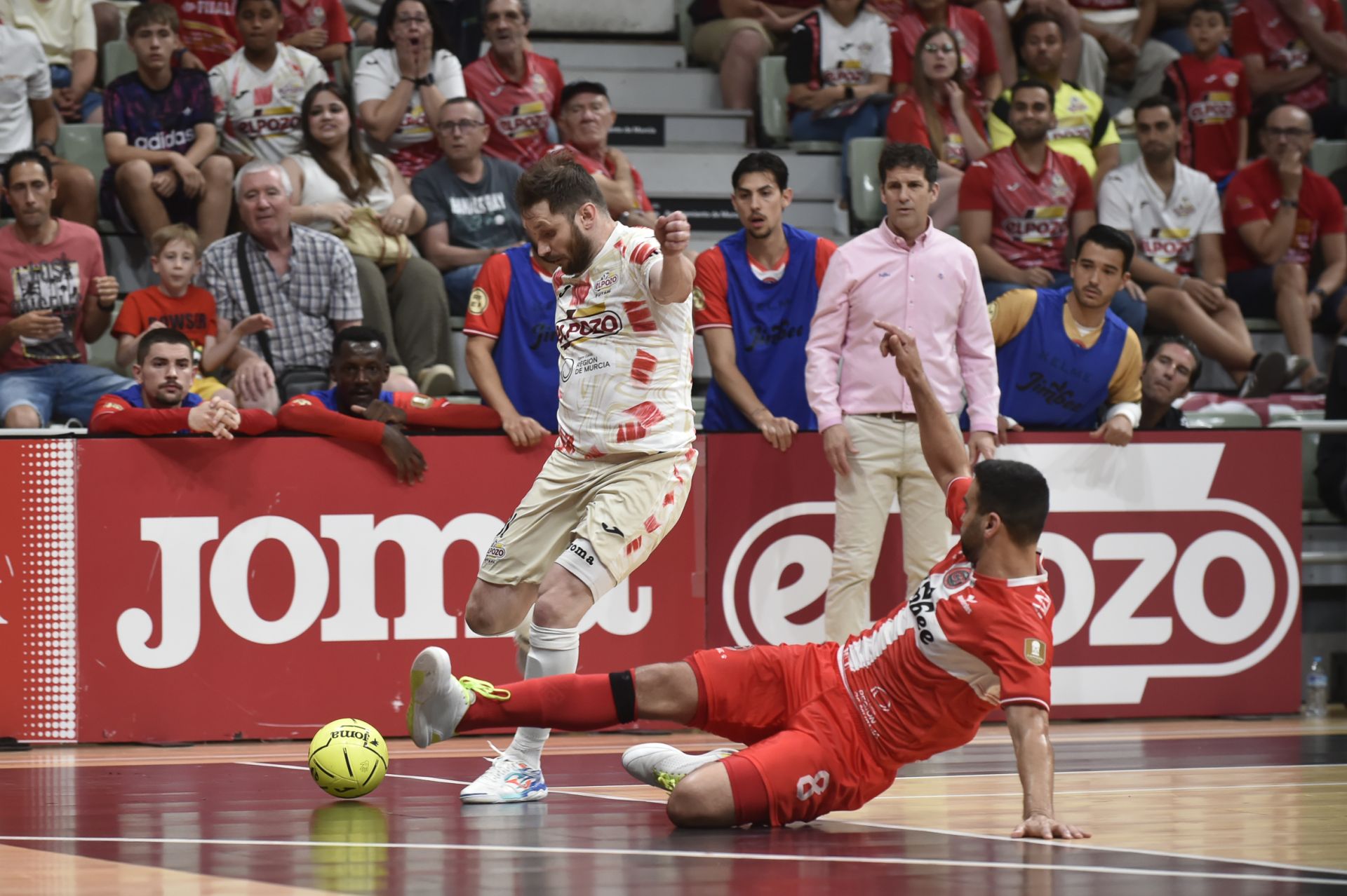 Las imágenes de ElPozo - Jimbee (3-2)