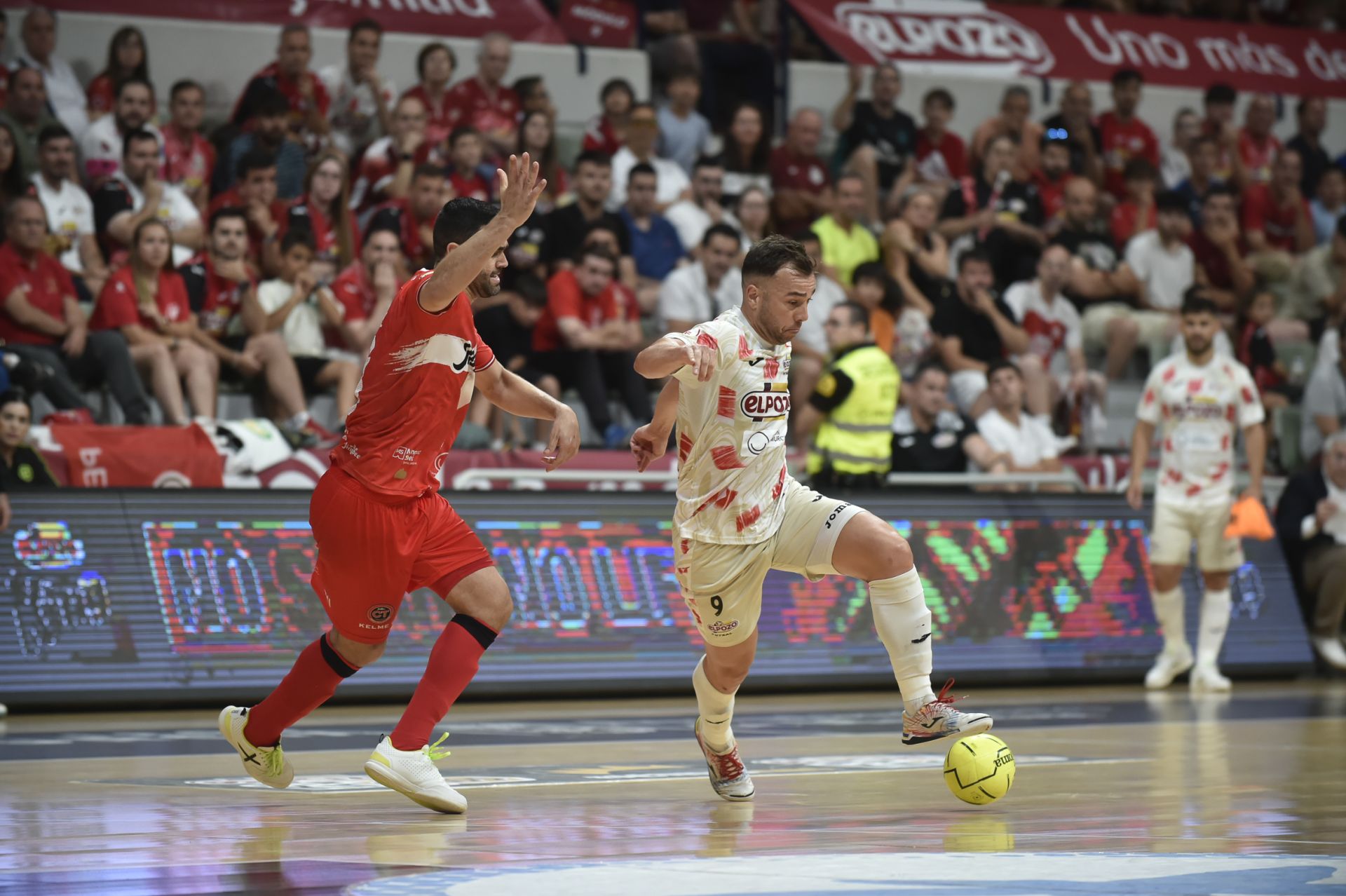 Las imágenes de ElPozo - Jimbee (3-2)