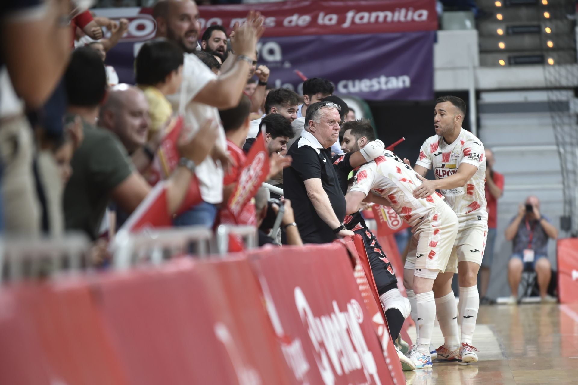 Las imágenes de ElPozo - Jimbee (3-2)