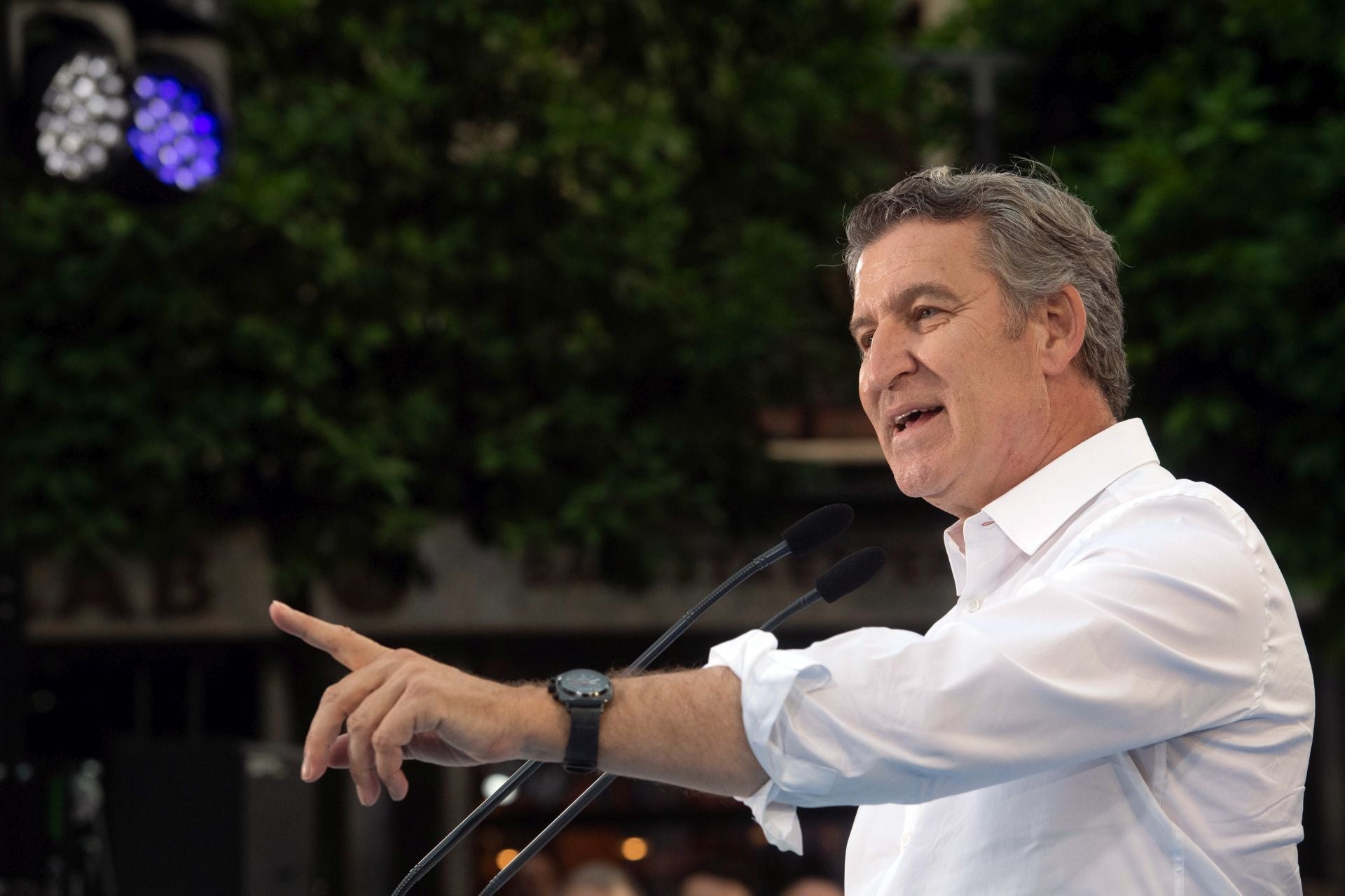 En imágenes, el acto de Feijóo a Murcia