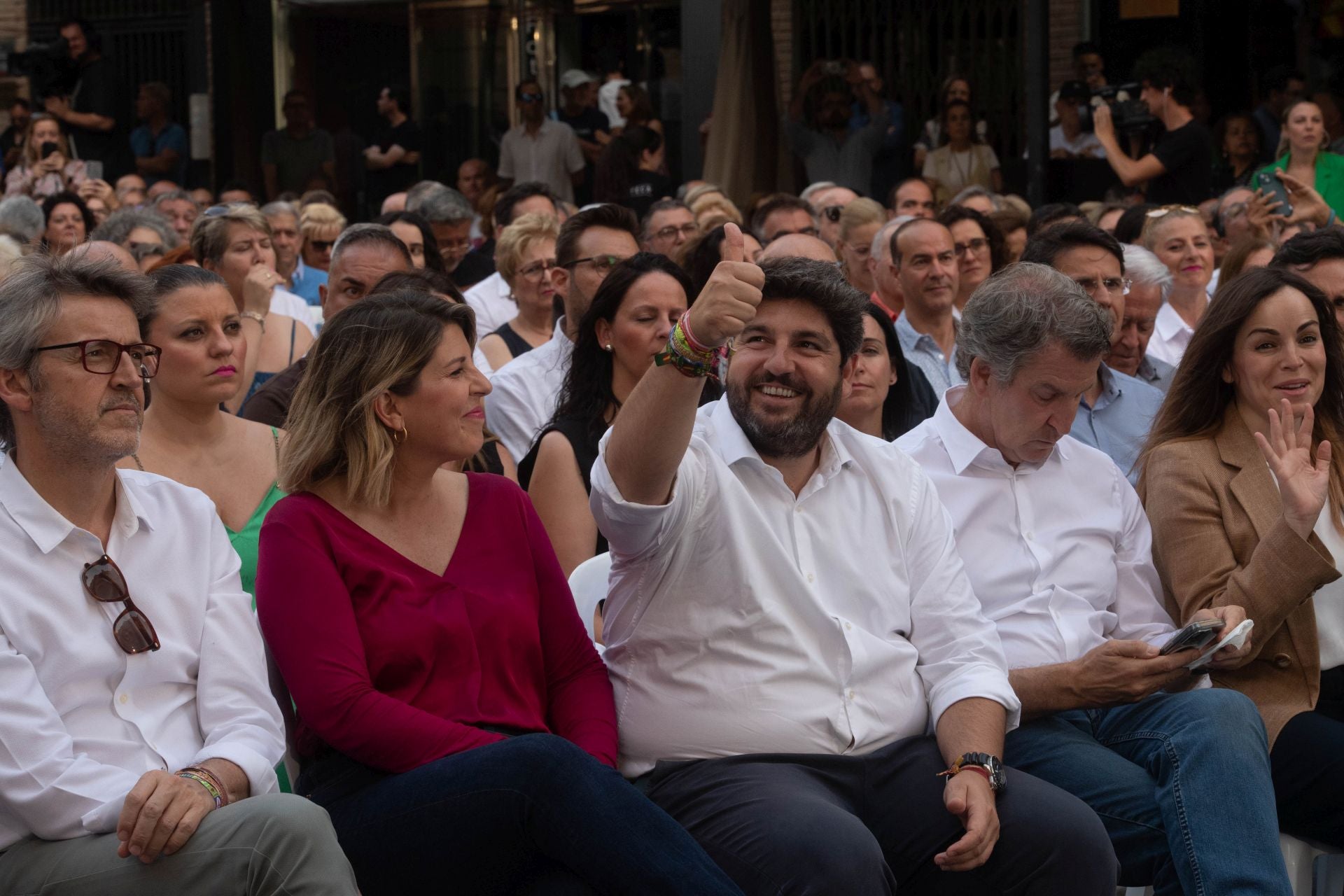 En imágenes, el acto de Feijóo a Murcia