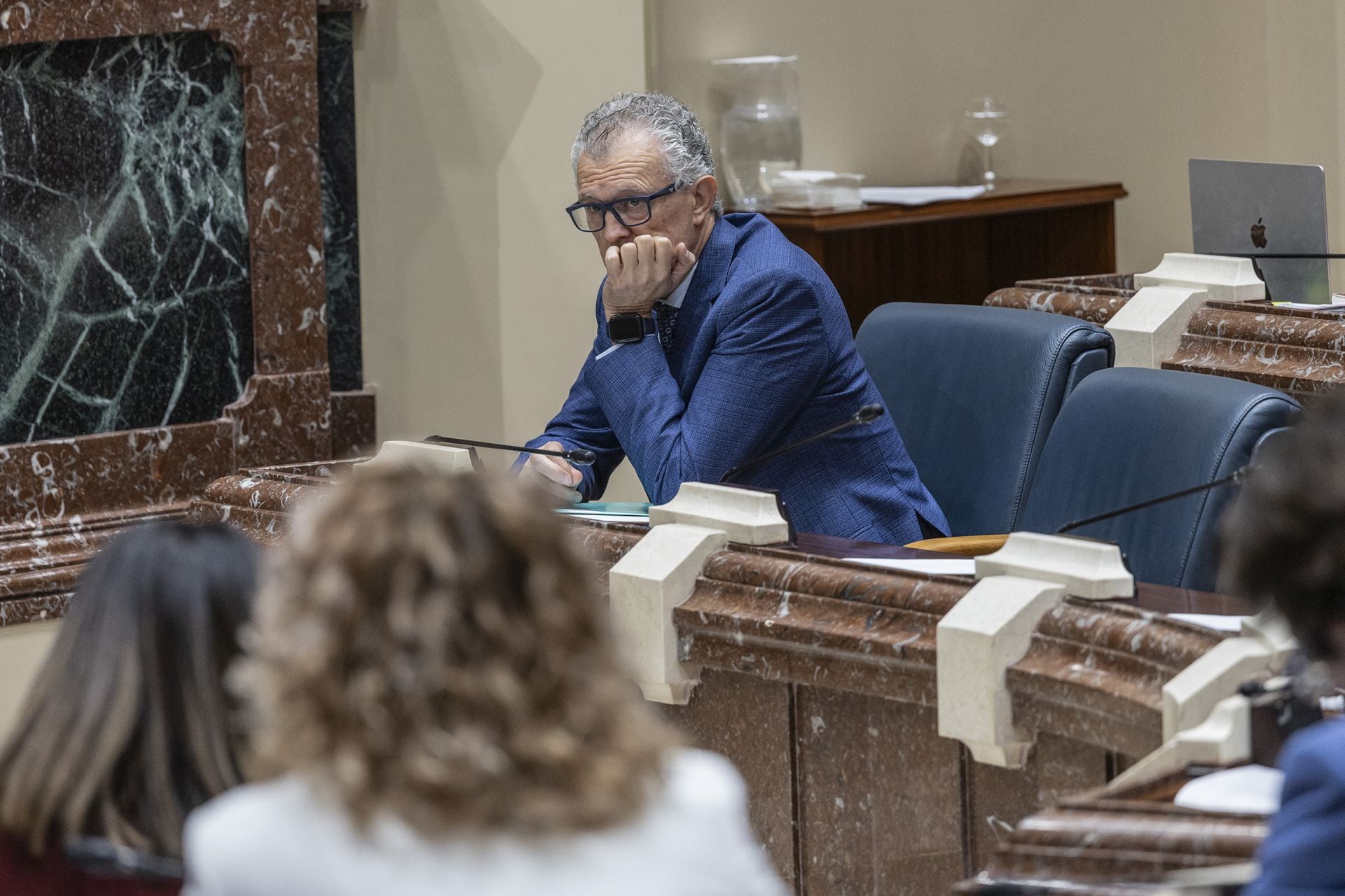 La aprobación del techo de gasto de la Comunidad para 2025, en imágenes