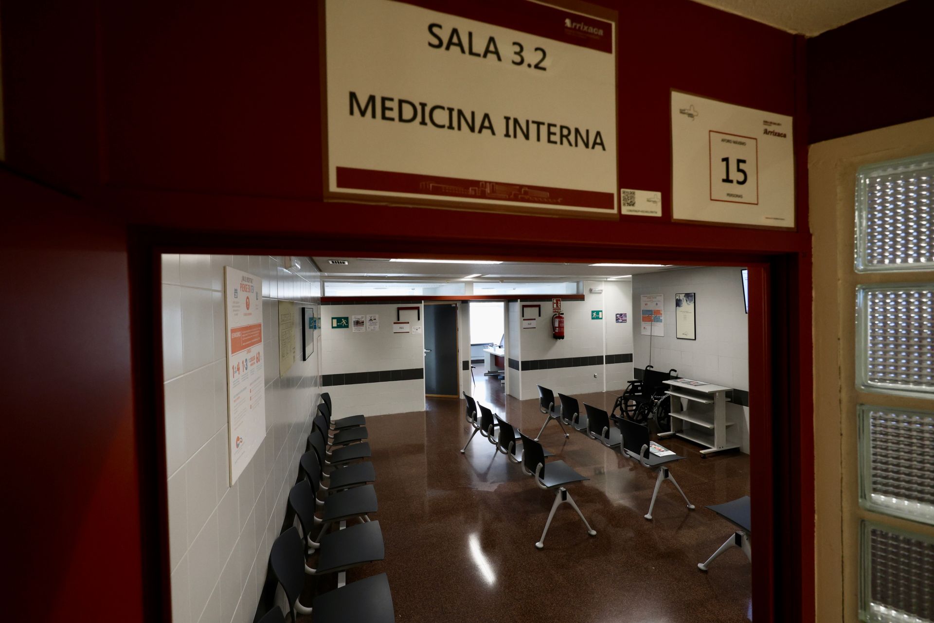 La huelga de médicos en los hospitales de Murcia, Cartagena y Lorca, en imágenes