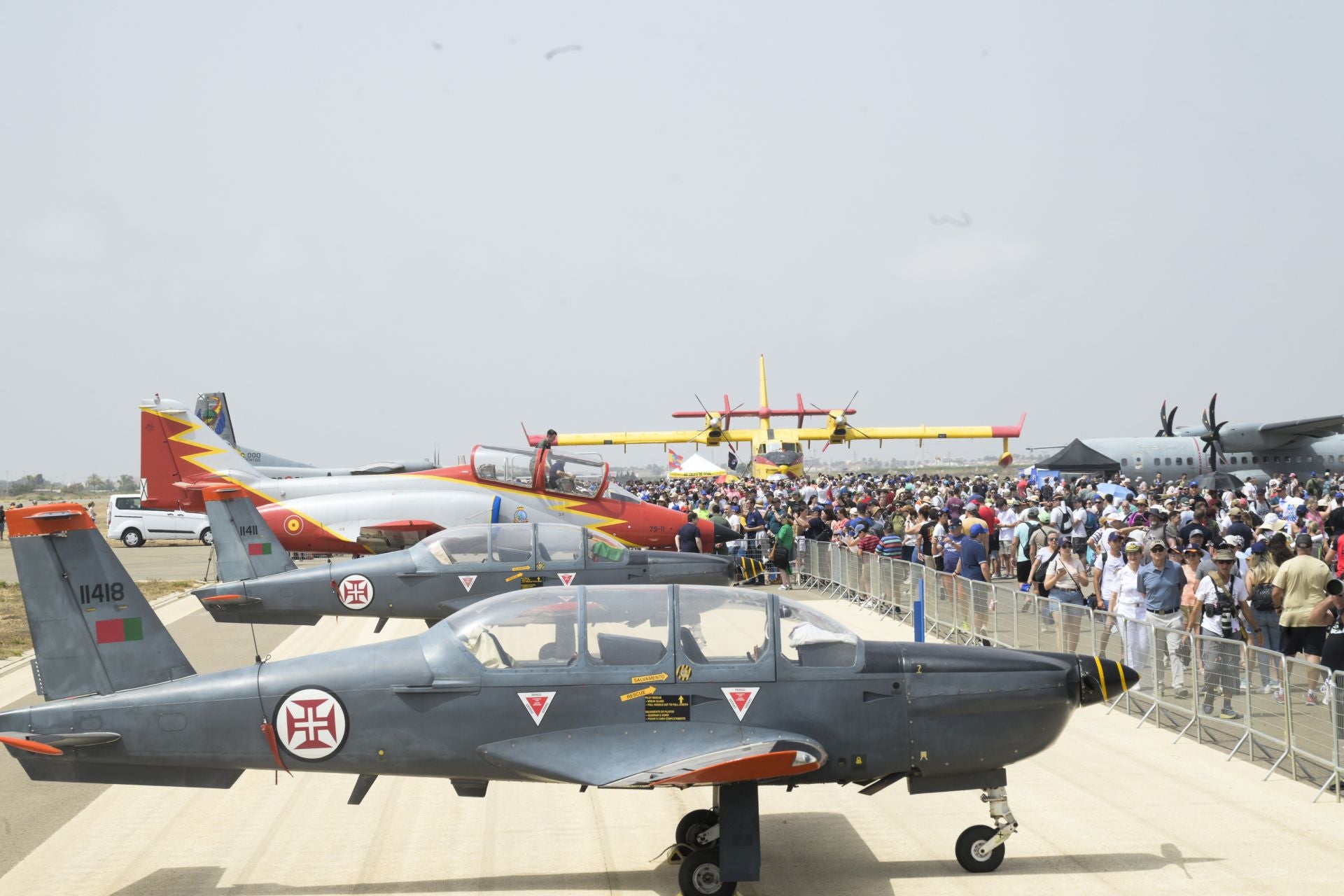 Las imágenes de la exhibición de aviones del festival Aire 25