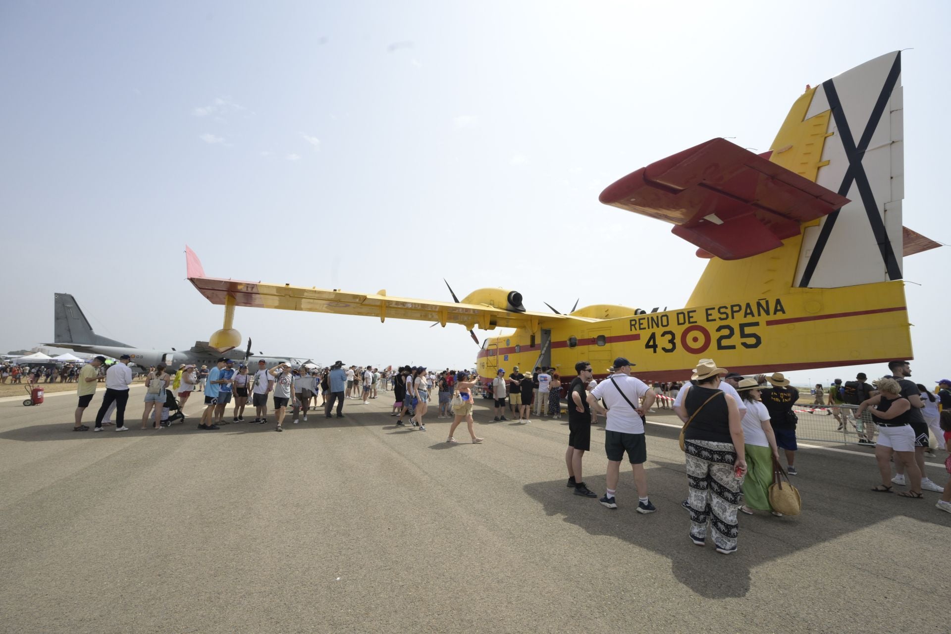 Las imágenes de la exhibición de aviones del festival Aire 25
