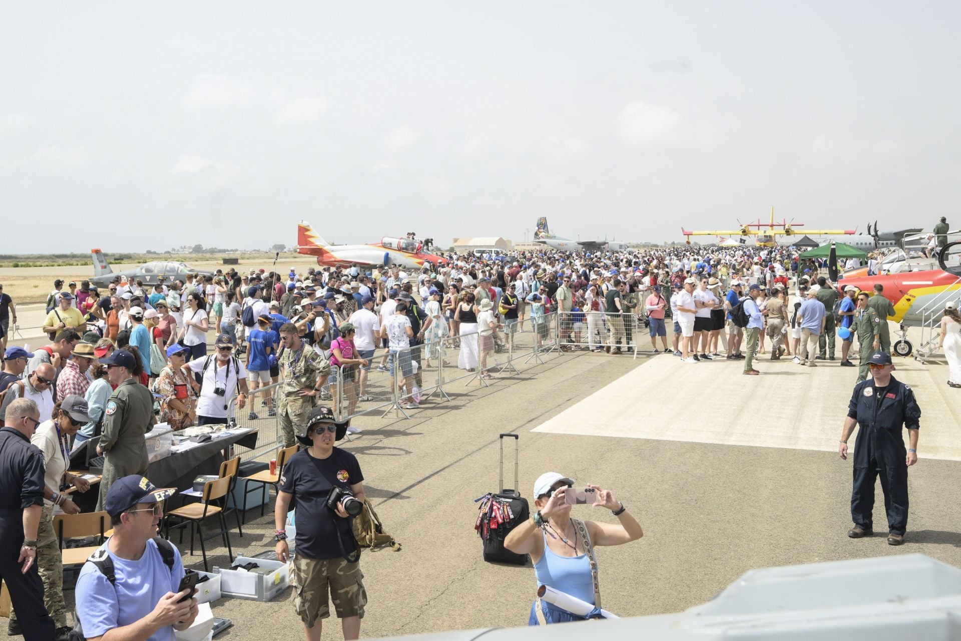 Las imágenes de la exhibición de aviones del festival Aire 25