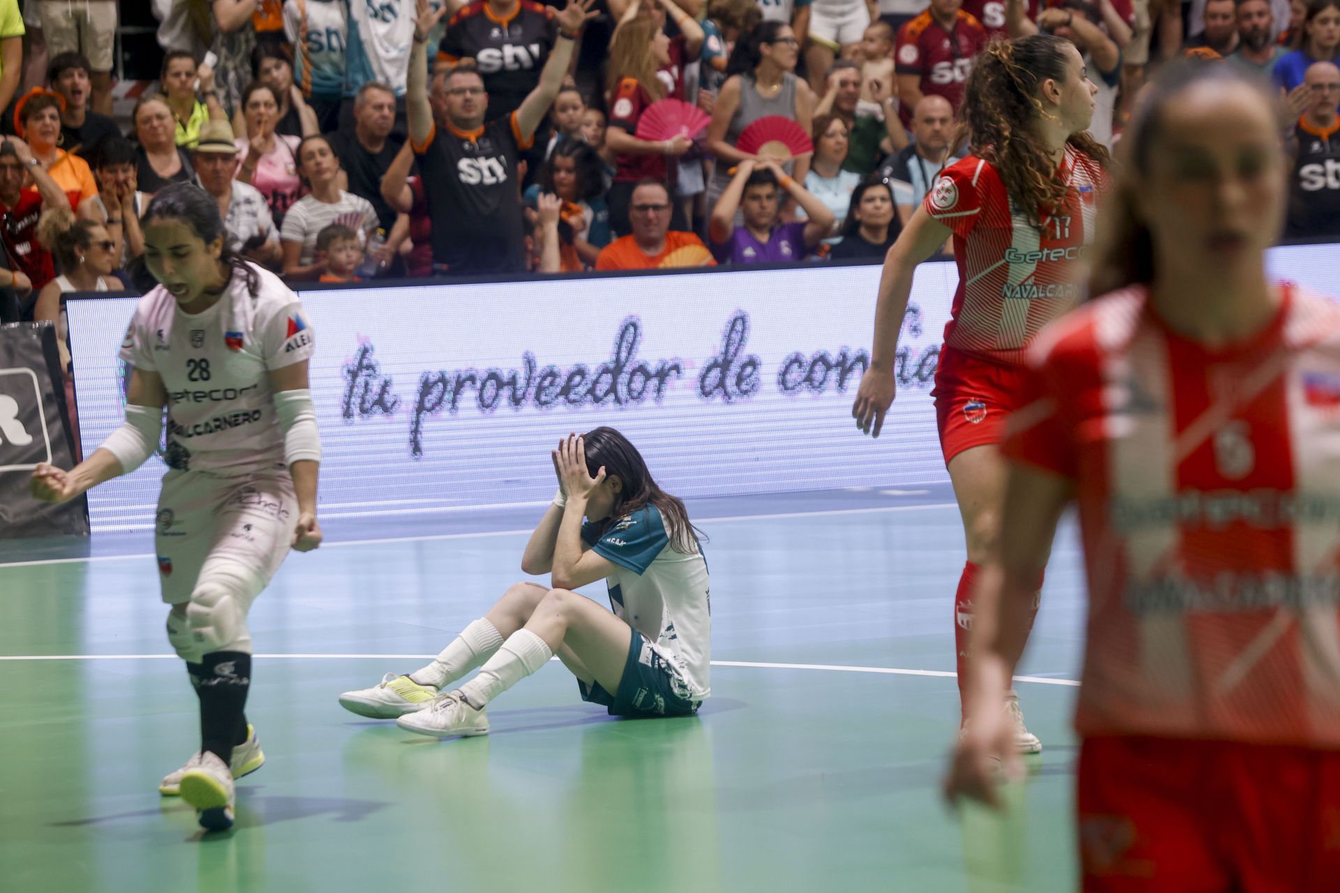 Las imágenes del partido entre el STV Roldán y el Futsi Navalcarnero