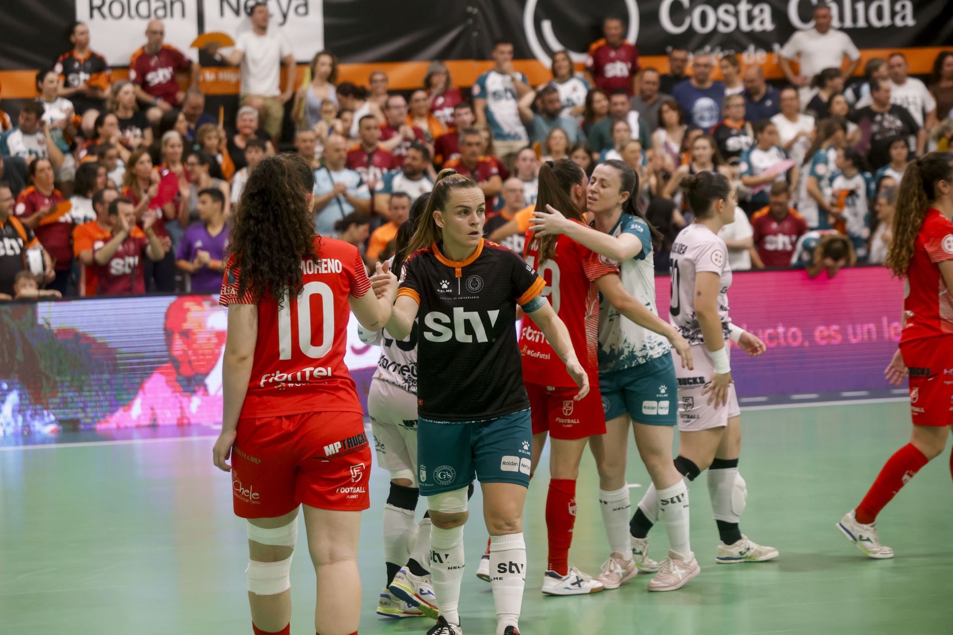 Las imágenes del partido entre el STV Roldán y el Futsi Navalcarnero