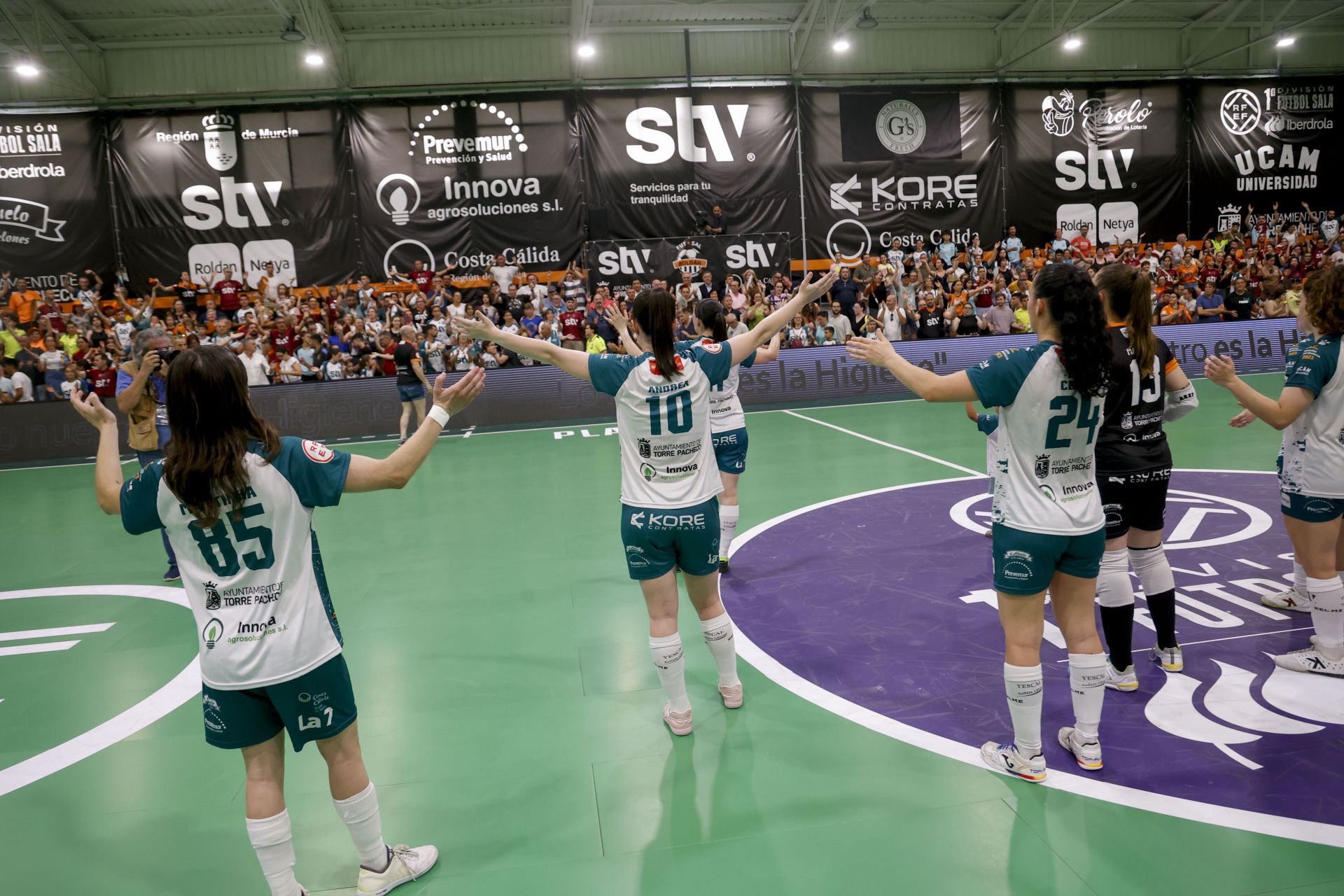Las imágenes del partido entre el STV Roldán y el Futsi Navalcarnero