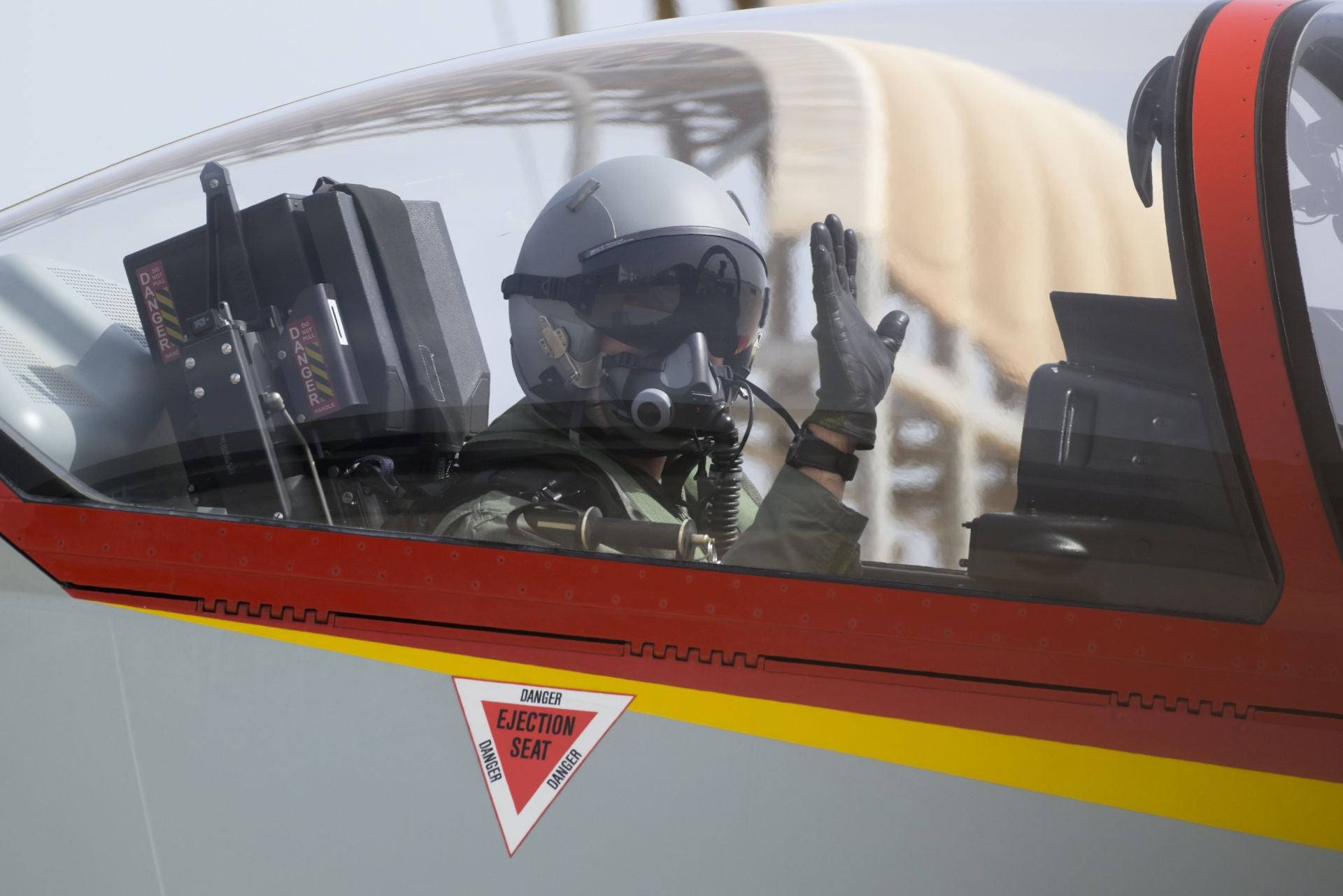 Las imágenes de la exhibición de aviones del festival Aire 25
