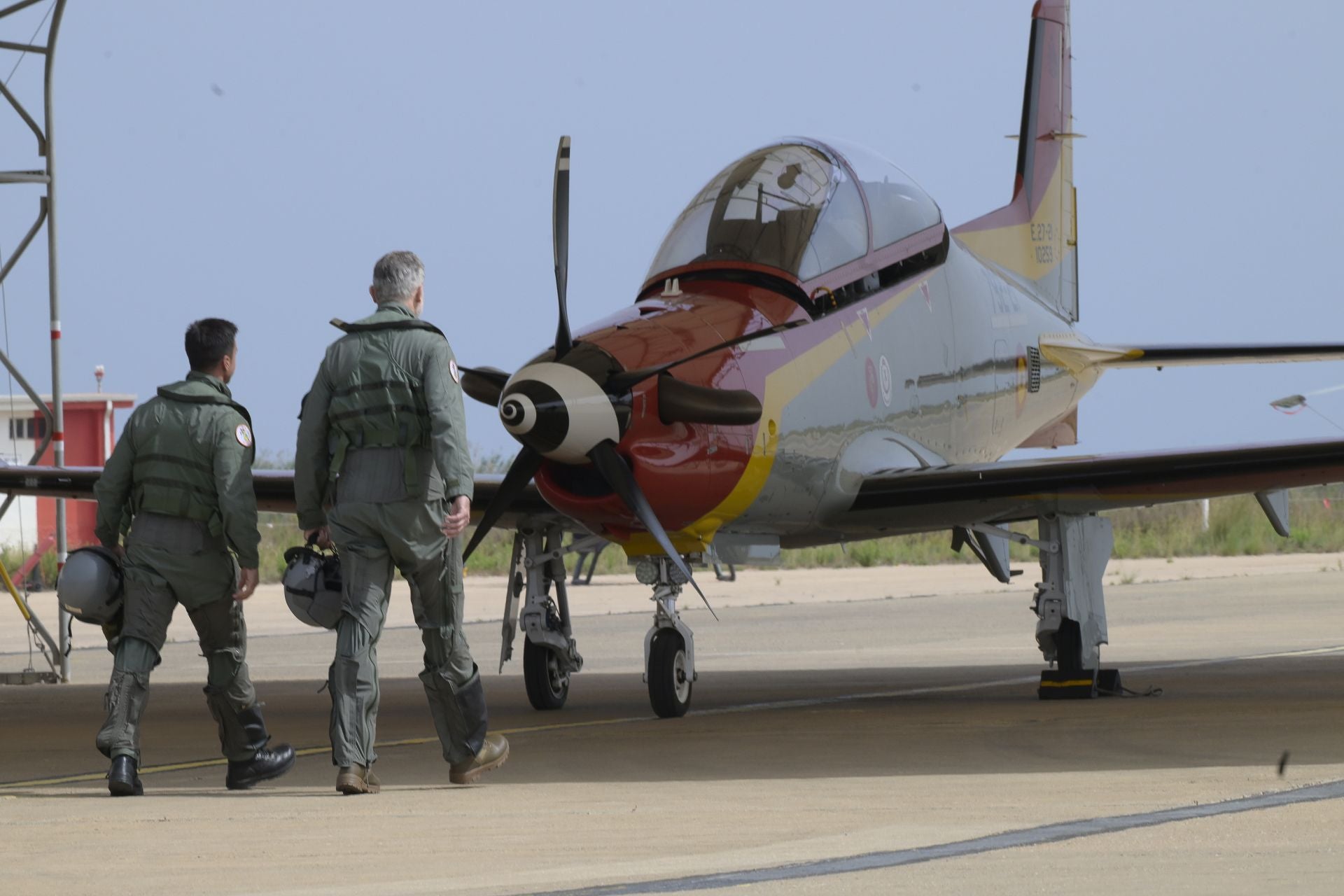 Las imágenes de la exhibición de aviones del festival Aire 25