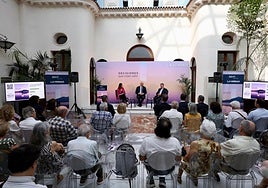 Mesa redonda. El evento, moderado por la periodista Beatriz Romero, se celebró en el Real Casino de Murcia.