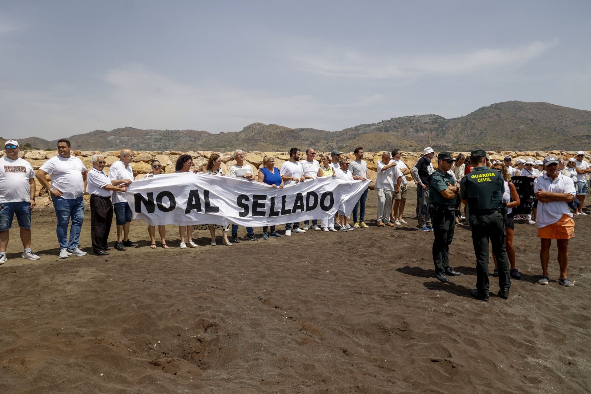 Protesta por la regeneración de la bahía de Portmán, en imágenes