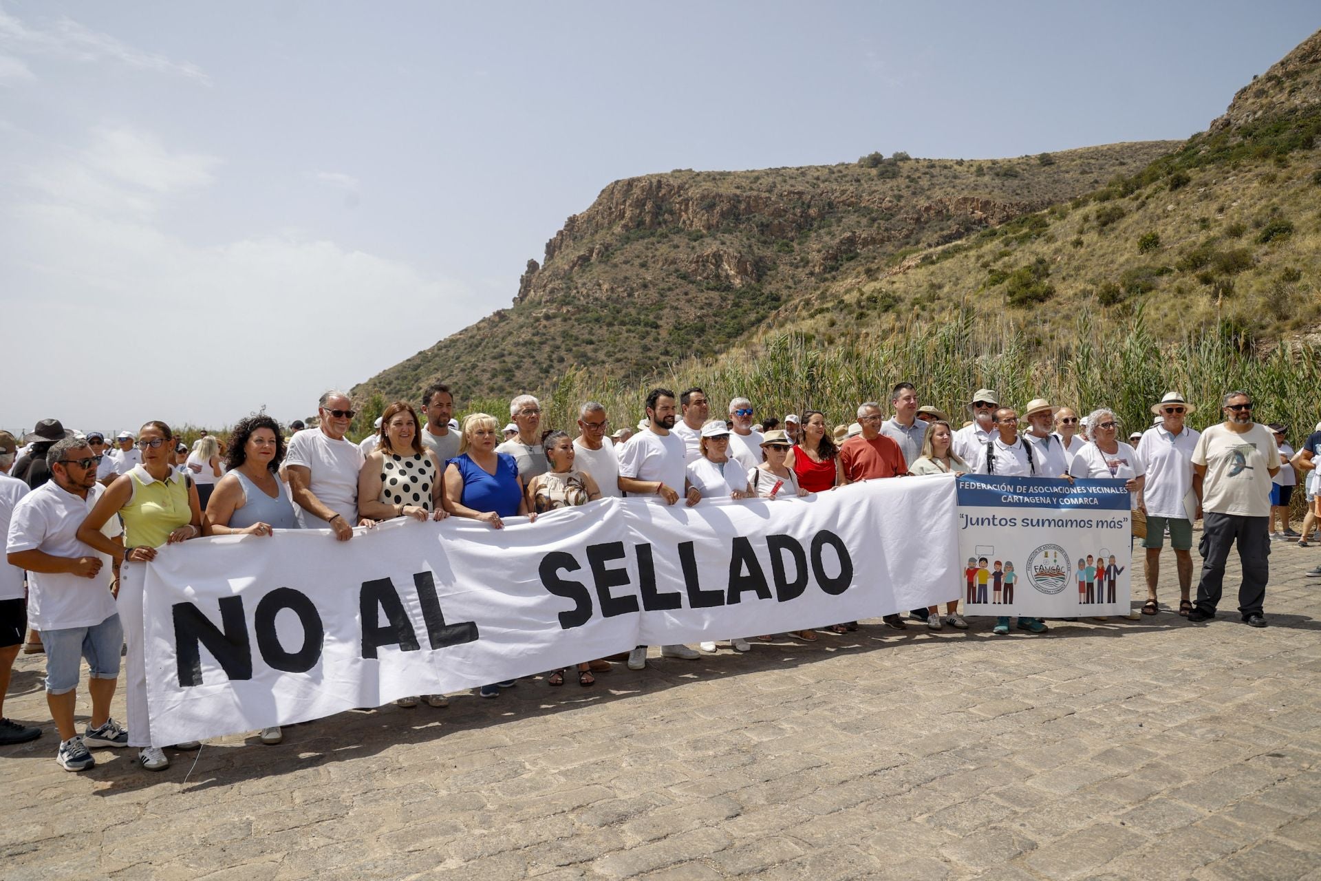 Protesta por la regeneración de la bahía de Portmán, en imágenes