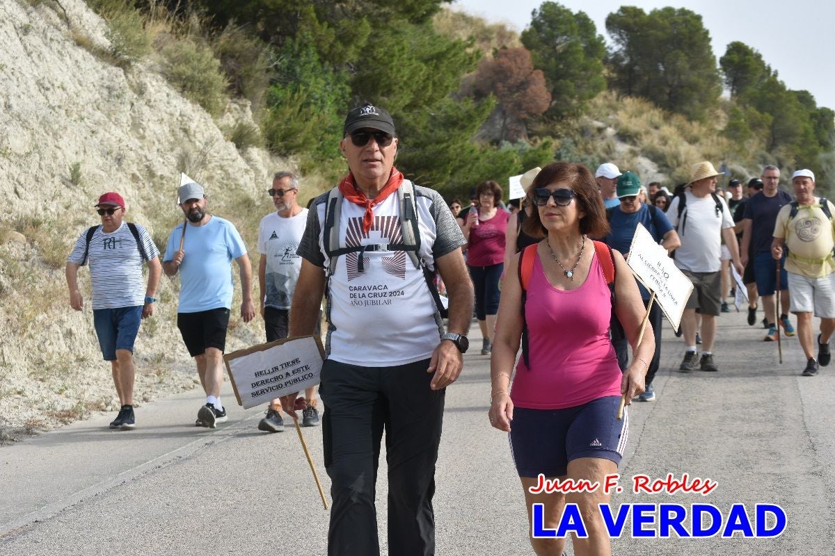 Imágenes de la marcha convocada por Plaza Nueva por la conexión ferroviaria con Albacete