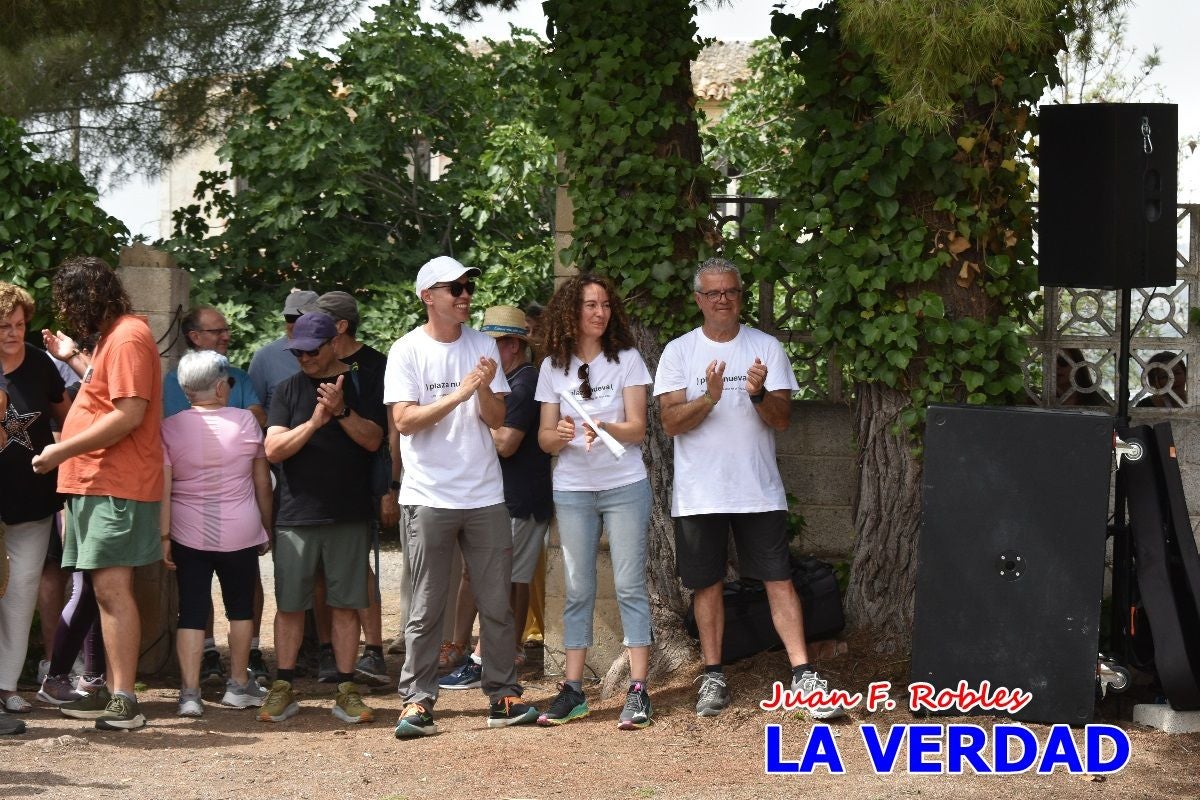 Imágenes de la marcha convocada por Plaza Nueva por la conexión ferroviaria con Albacete