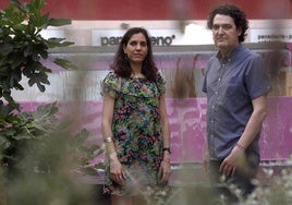 La geriatra María Montoya, codirectora del documental, y Félix Martínez, médico de familia en Molina de Segura, esta semana en Murcia.