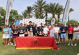 Los ganadores de la prueba junto al presidente de la FGRM a Juan Carlos Martínez Vera (centro), flanqueado por los campeones absolutos, Bruno Machalica y Lucía Albacete