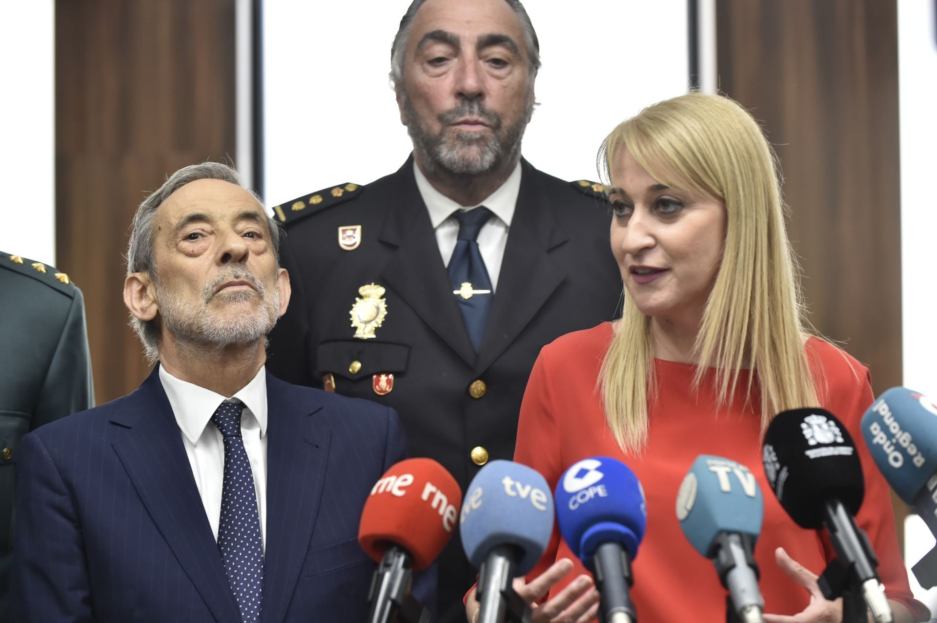 La entrega de medallas de la Orden del Mérito Civil e Isabel la Católica, en imágenes