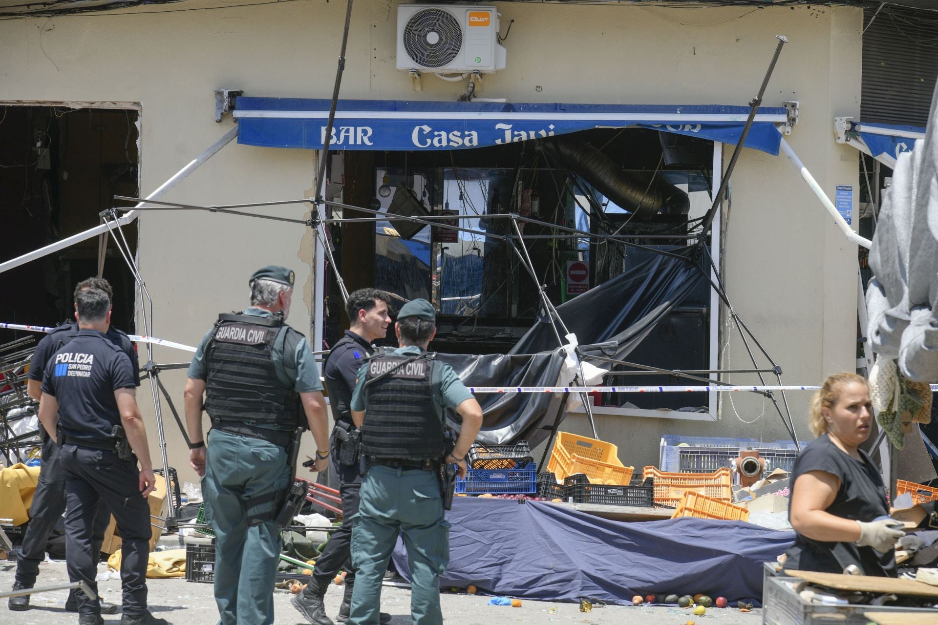 Explosión de gas en un bar de Lo Pagán, en imágenes