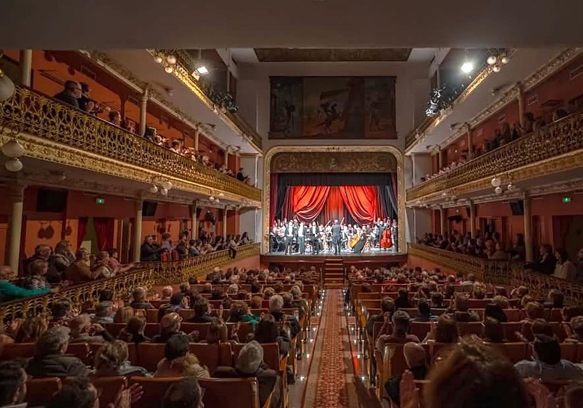 Asistentes a un concierto celebrado este año en el Teatro Cervantes.