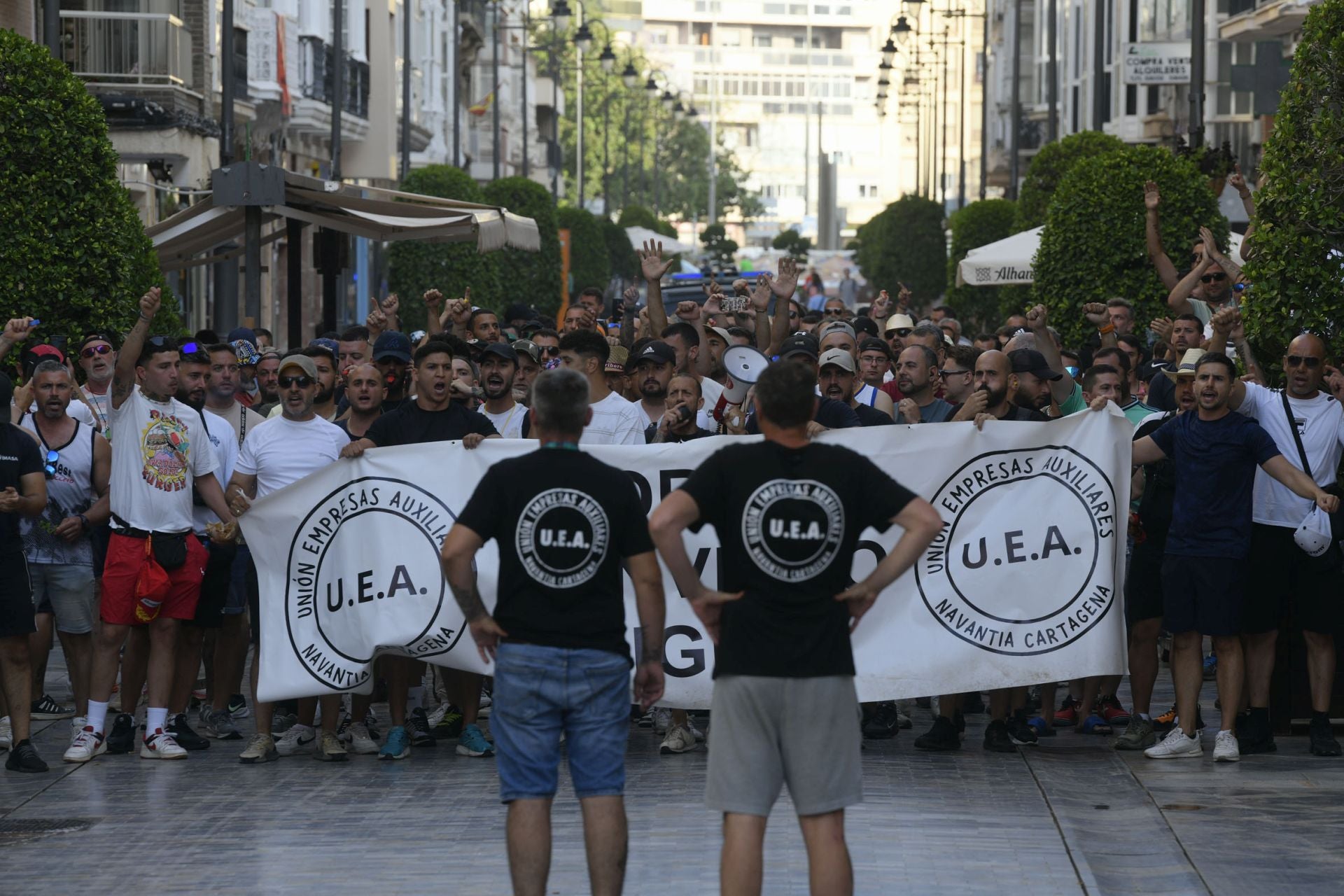 La protesta de los operarios auxiliares de Navantia, en imágenes