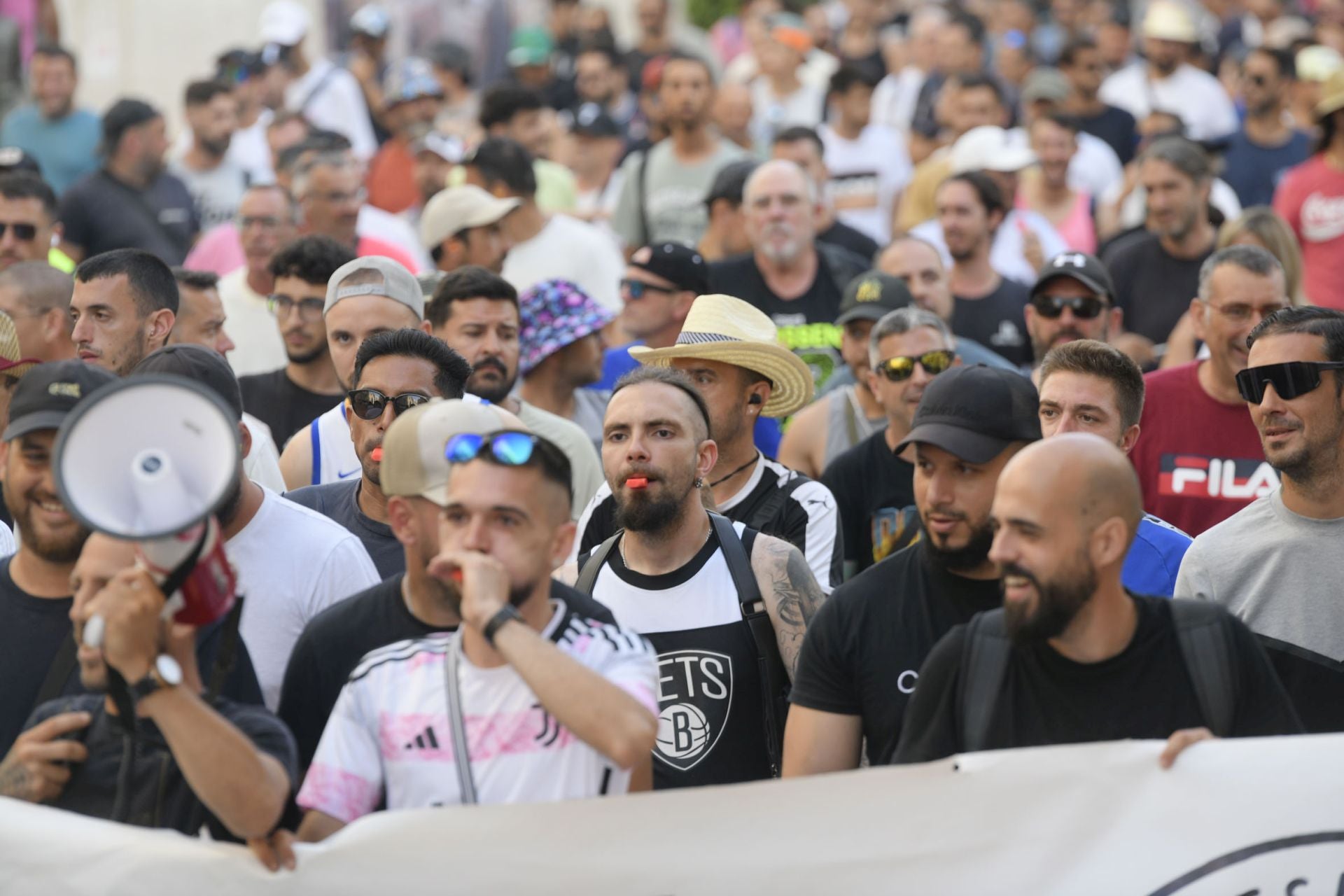 La protesta de los operarios auxiliares de Navantia, en imágenes
