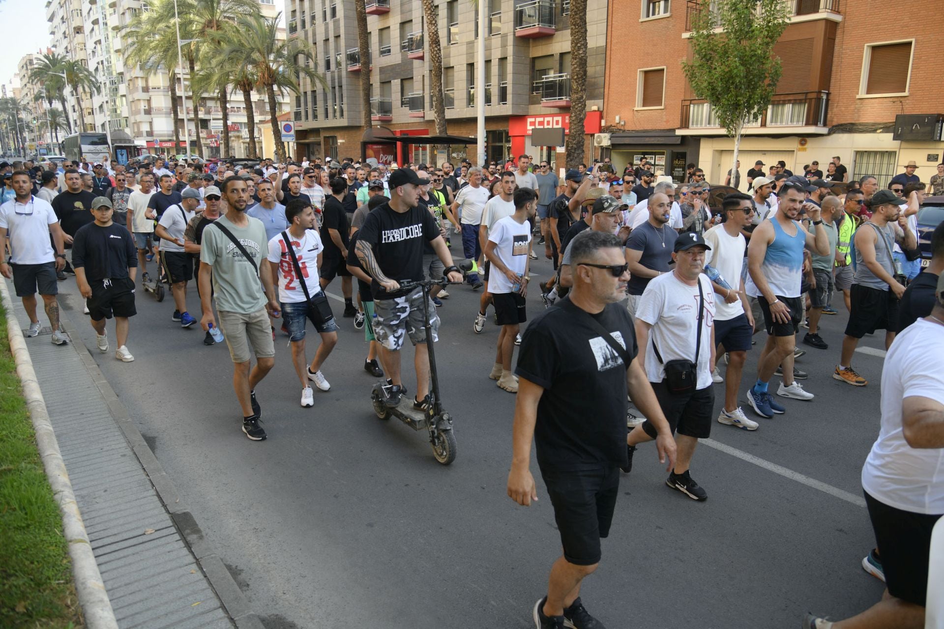 La protesta de los operarios auxiliares de Navantia, en imágenes