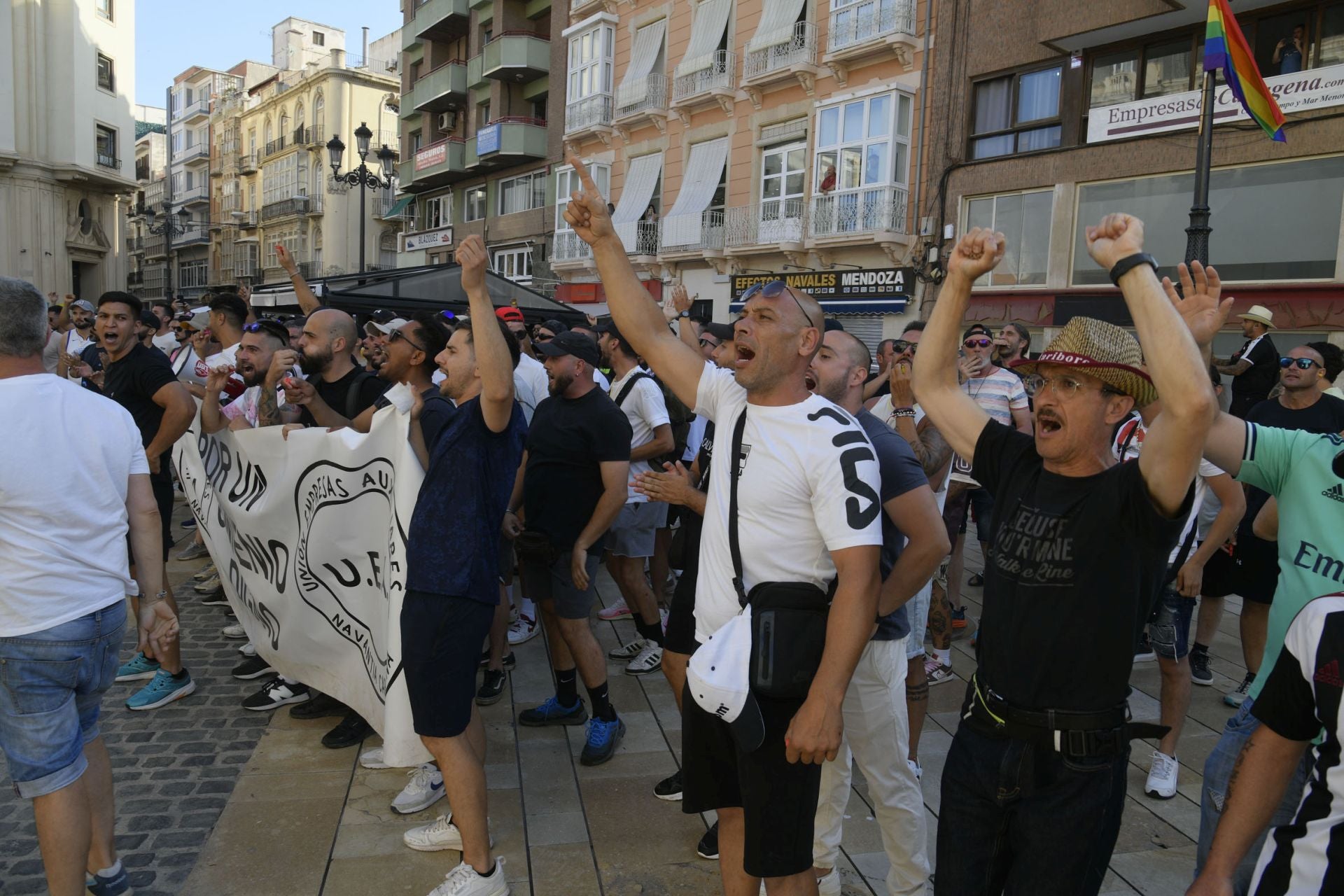 La protesta de los operarios auxiliares de Navantia, en imágenes