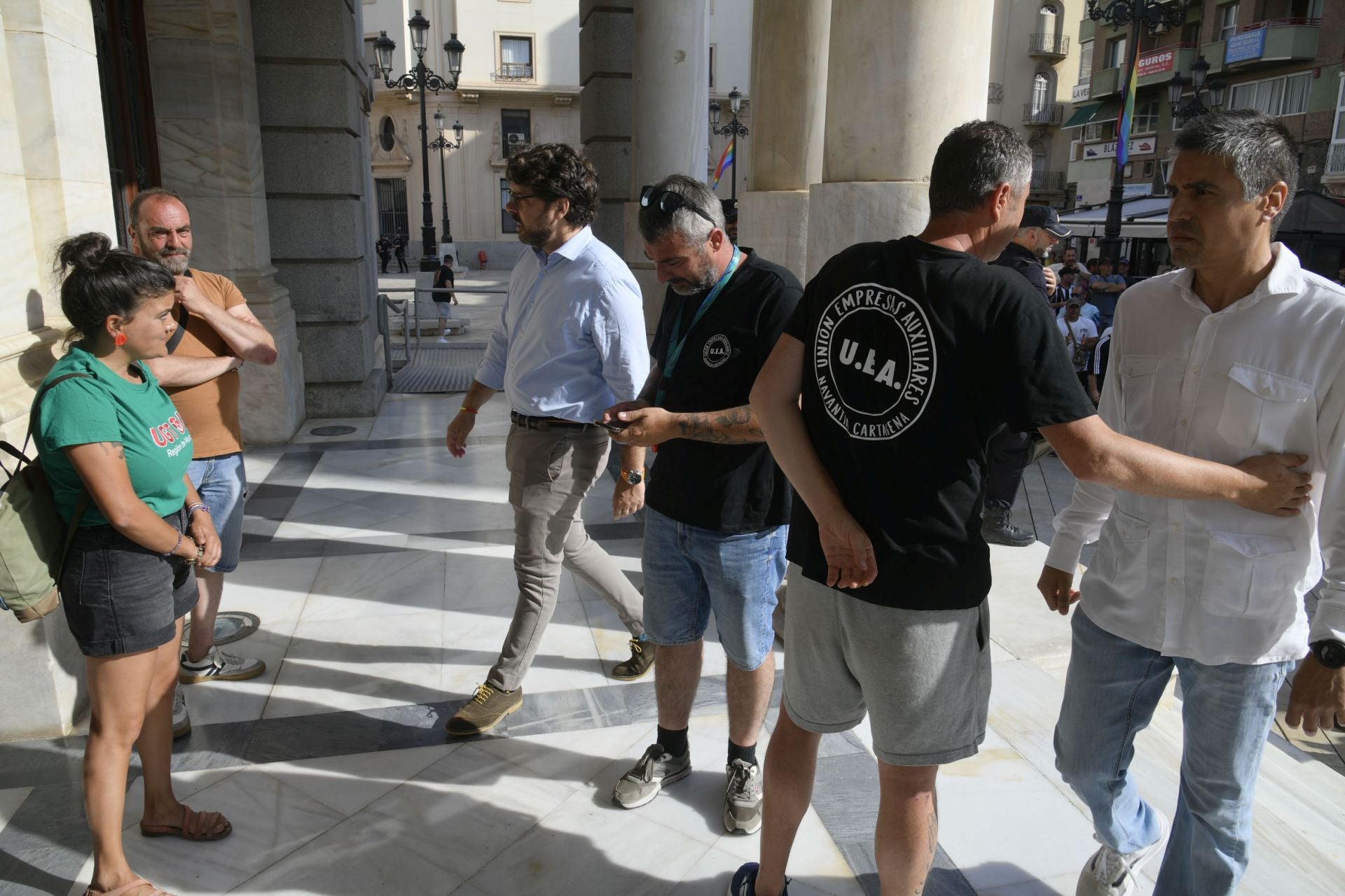 La protesta de los operarios auxiliares de Navantia, en imágenes