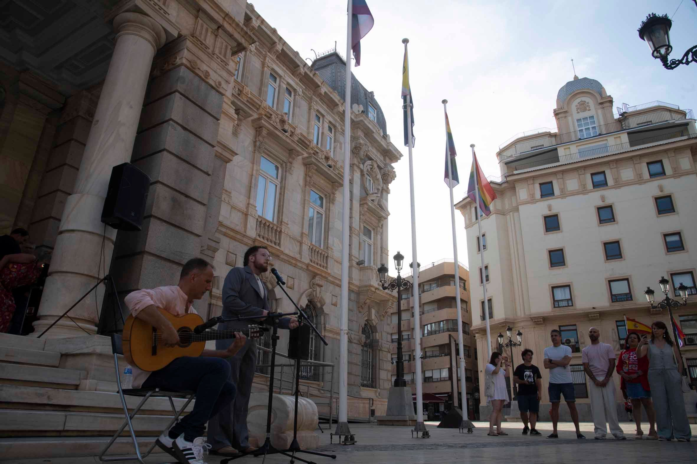 EnorgulleCT despliega sus banderas en Cartagena