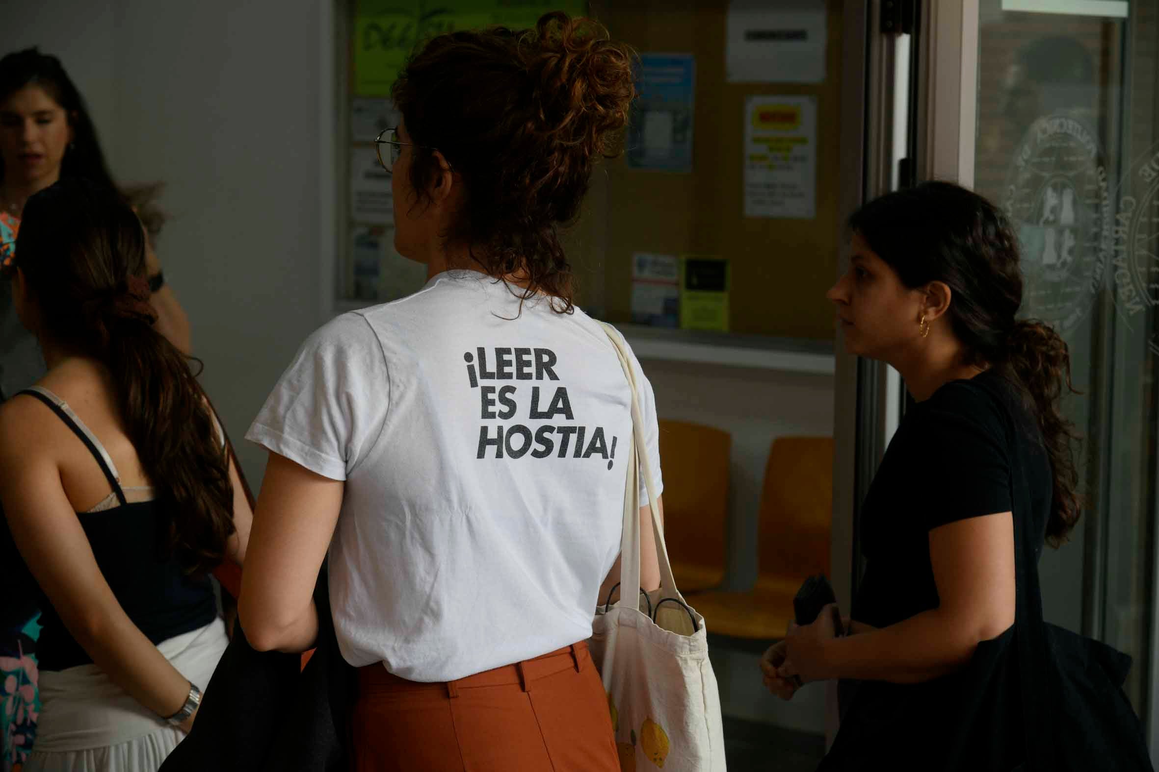 El primer examen de las oposiciones a Secundaria, en imágenes