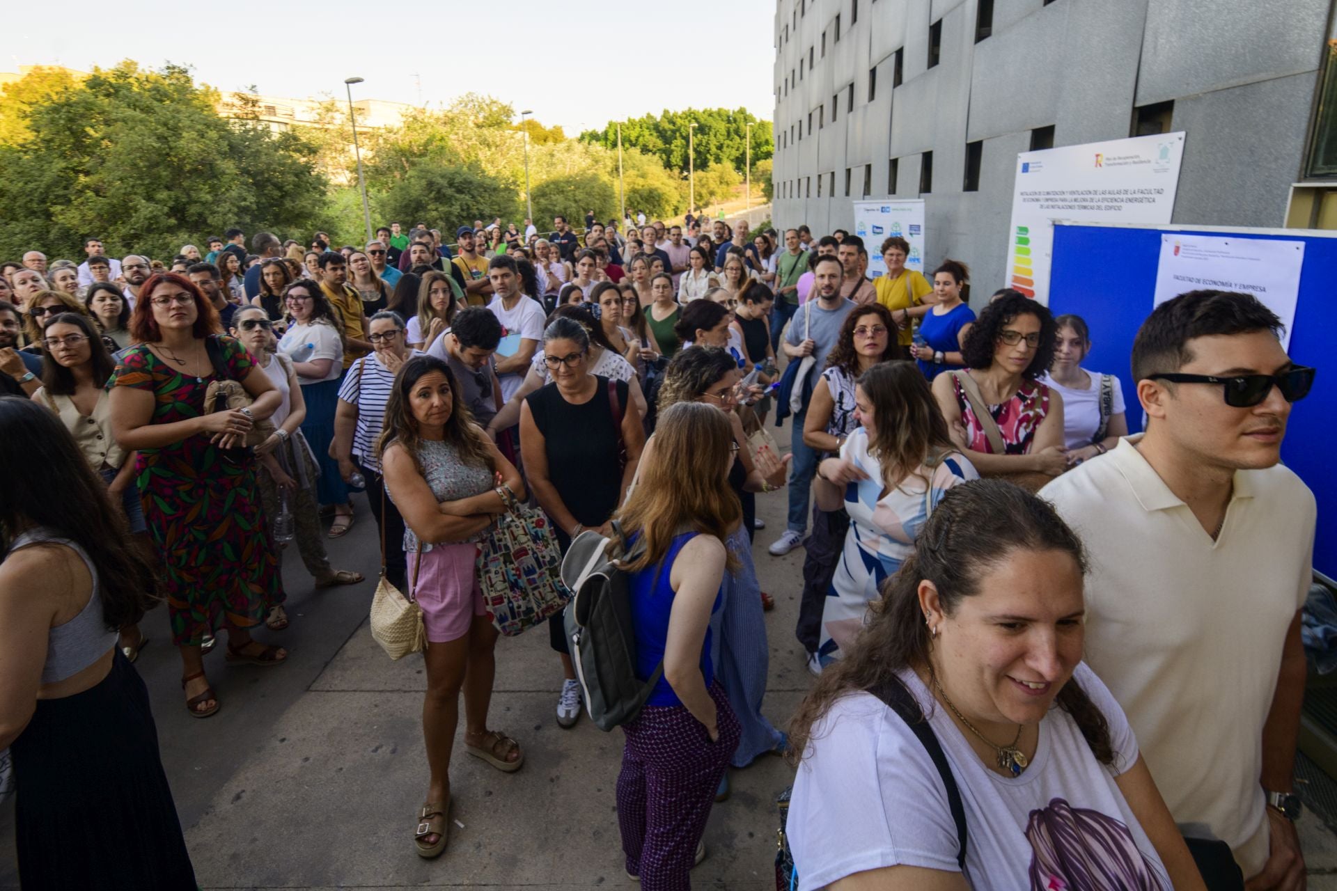 El primer examen de las oposiciones a Secundaria, en imágenes