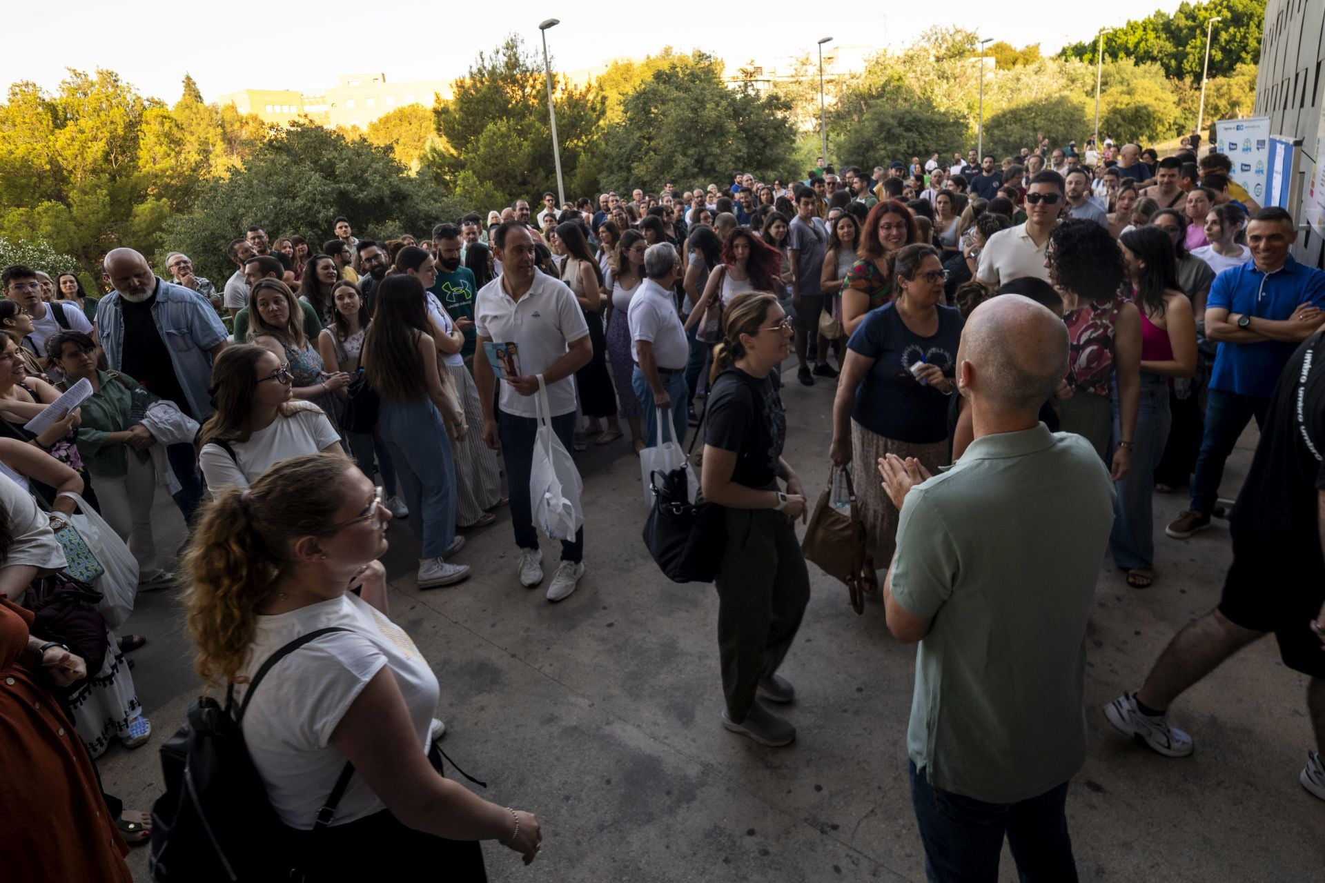 El primer examen de las oposiciones a Secundaria, en imágenes