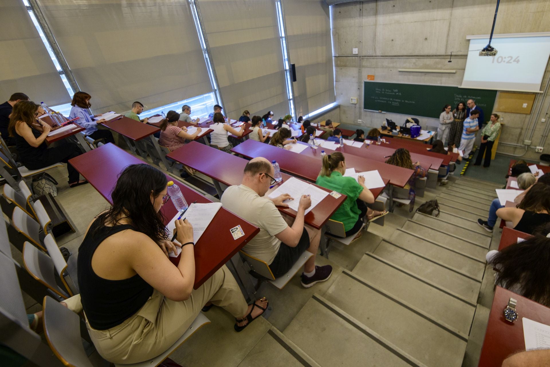 El primer examen de las oposiciones a Secundaria, en imágenes