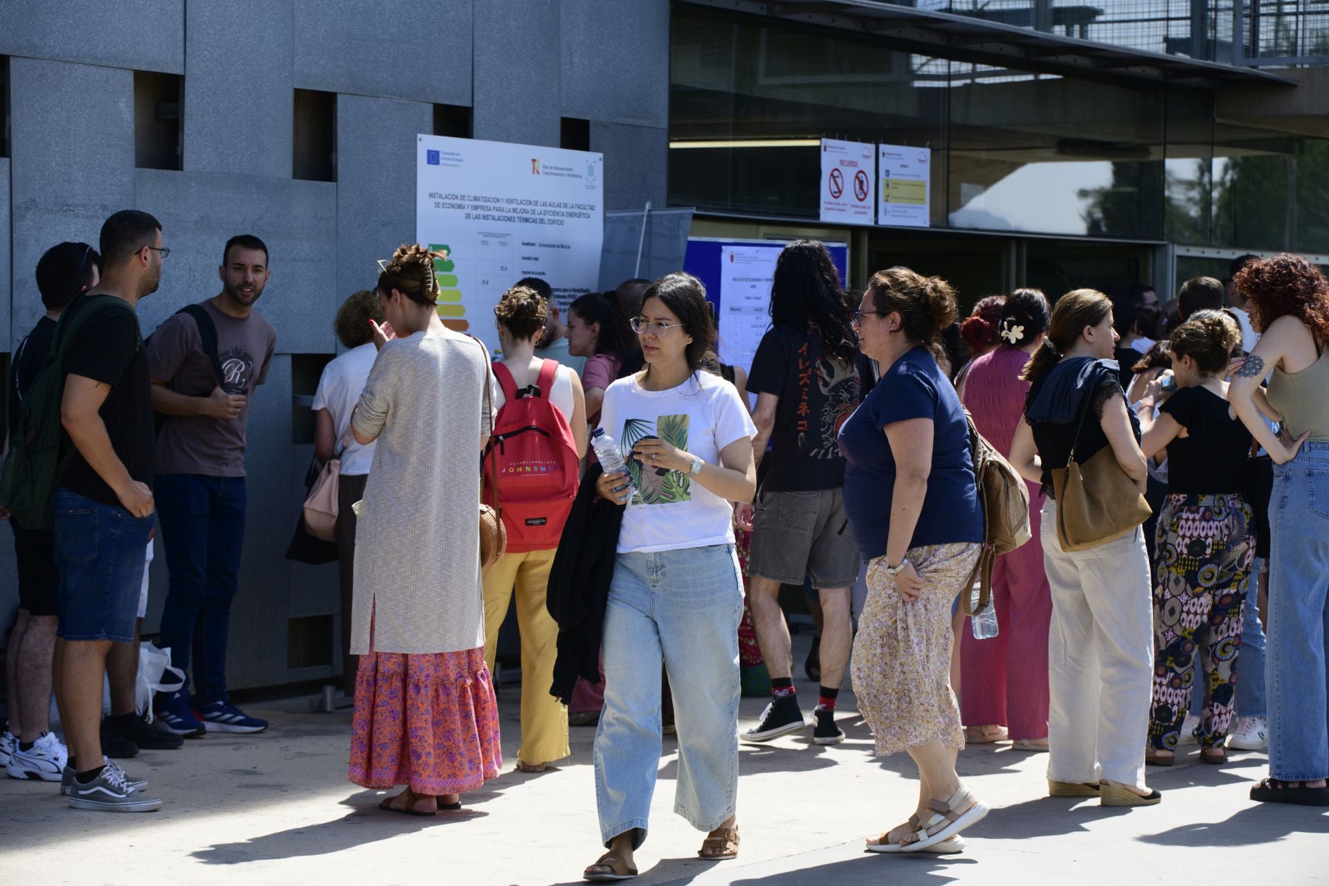 El primer examen de las oposiciones a Secundaria, en imágenes