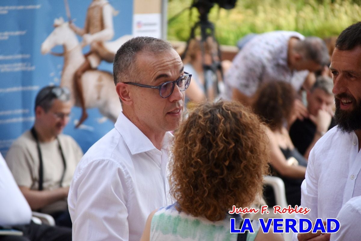 Imágenes de la presentación de «Forjando el mañana» en la Feria del Libro de Caravaca