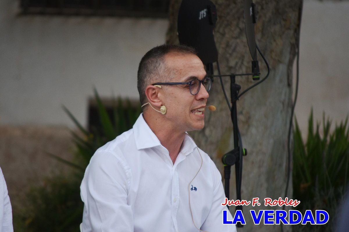 Imágenes de la presentación de «Forjando el mañana» en la Feria del Libro de Caravaca