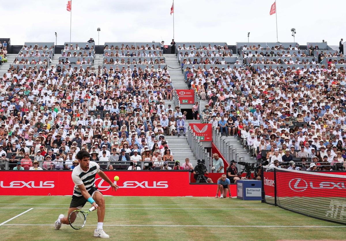 Dejada de Carlos Alcaraz en la final de este domingo ante Jiri Lehecka, disputada en la pista Andy Murray del Queen's Club de Londres.