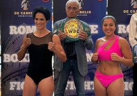 Mari Carmen Romero y Stephanie Silva, antes del combate.