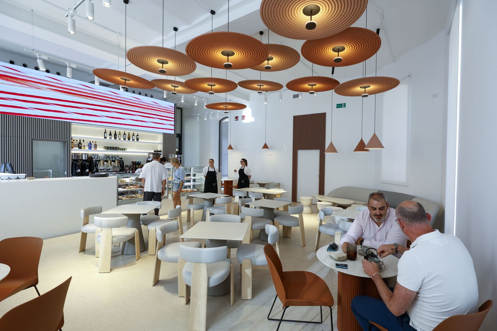 La nueva cafetería de la Cárcel Vieja de Murcia, en imágenes