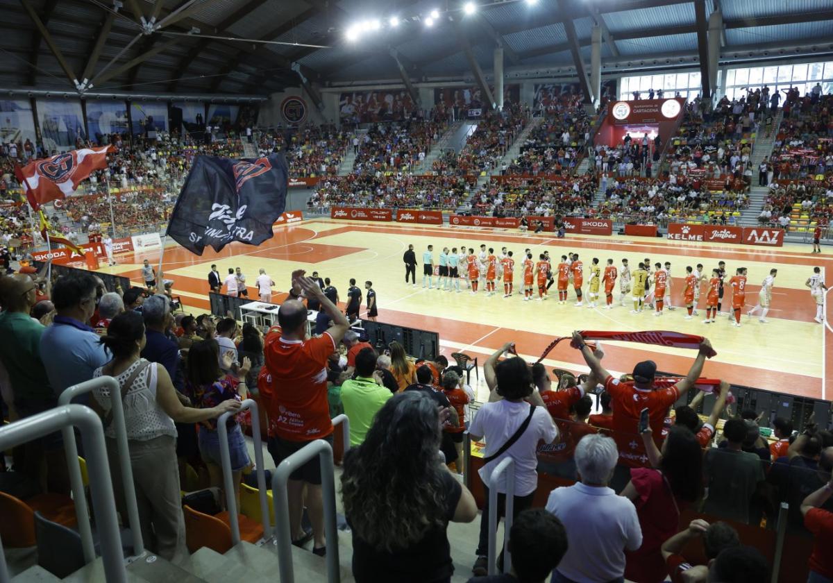 Aspecto del Palacio de los Deportes de Cartagena, hace dos semanas, en la goleada por 5-0 a ElPozo Murcia en la semifinal del 'playoff' liguero.