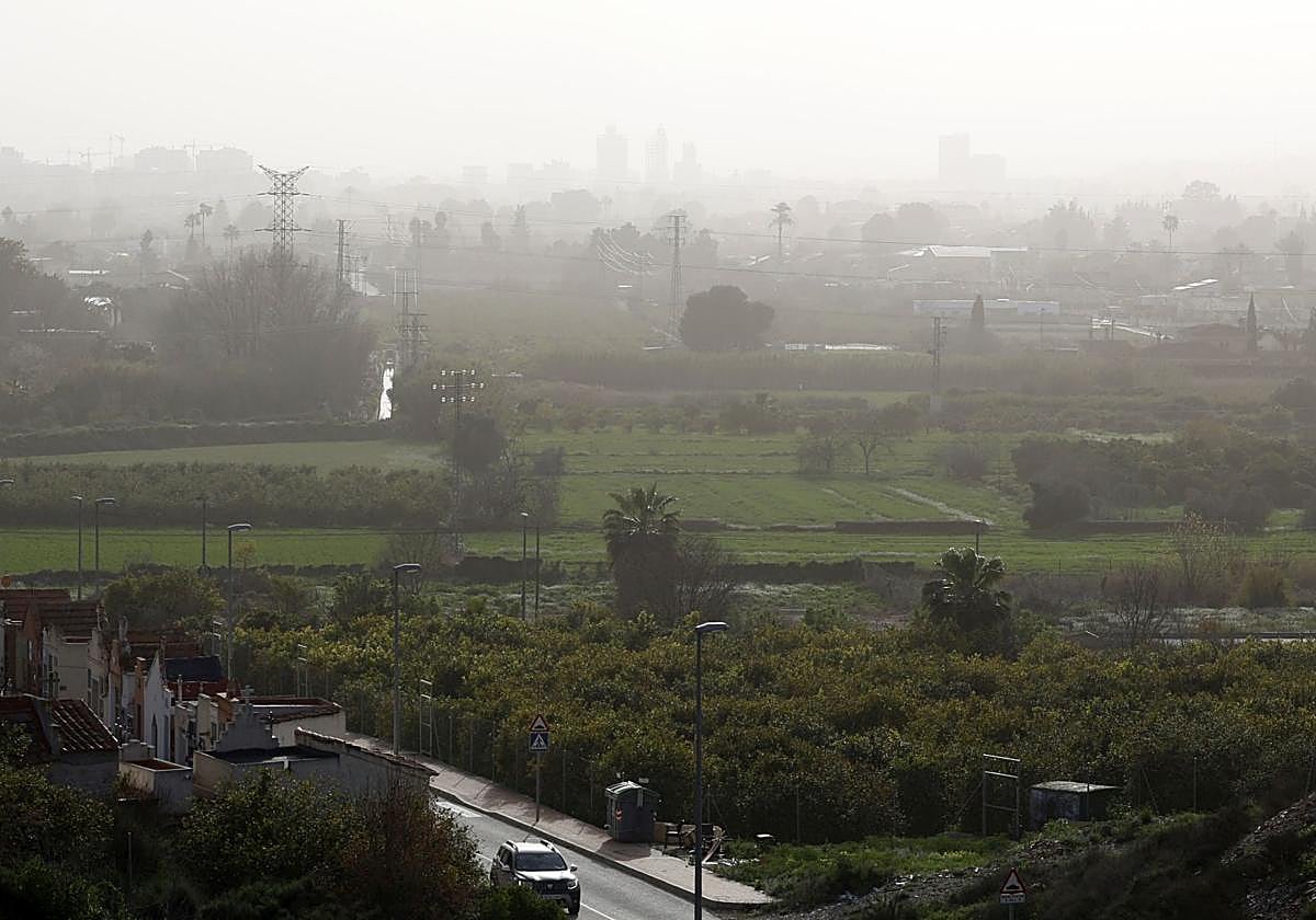 Calima sobre la ciudad de Murcia, en una imagen de archivo.
