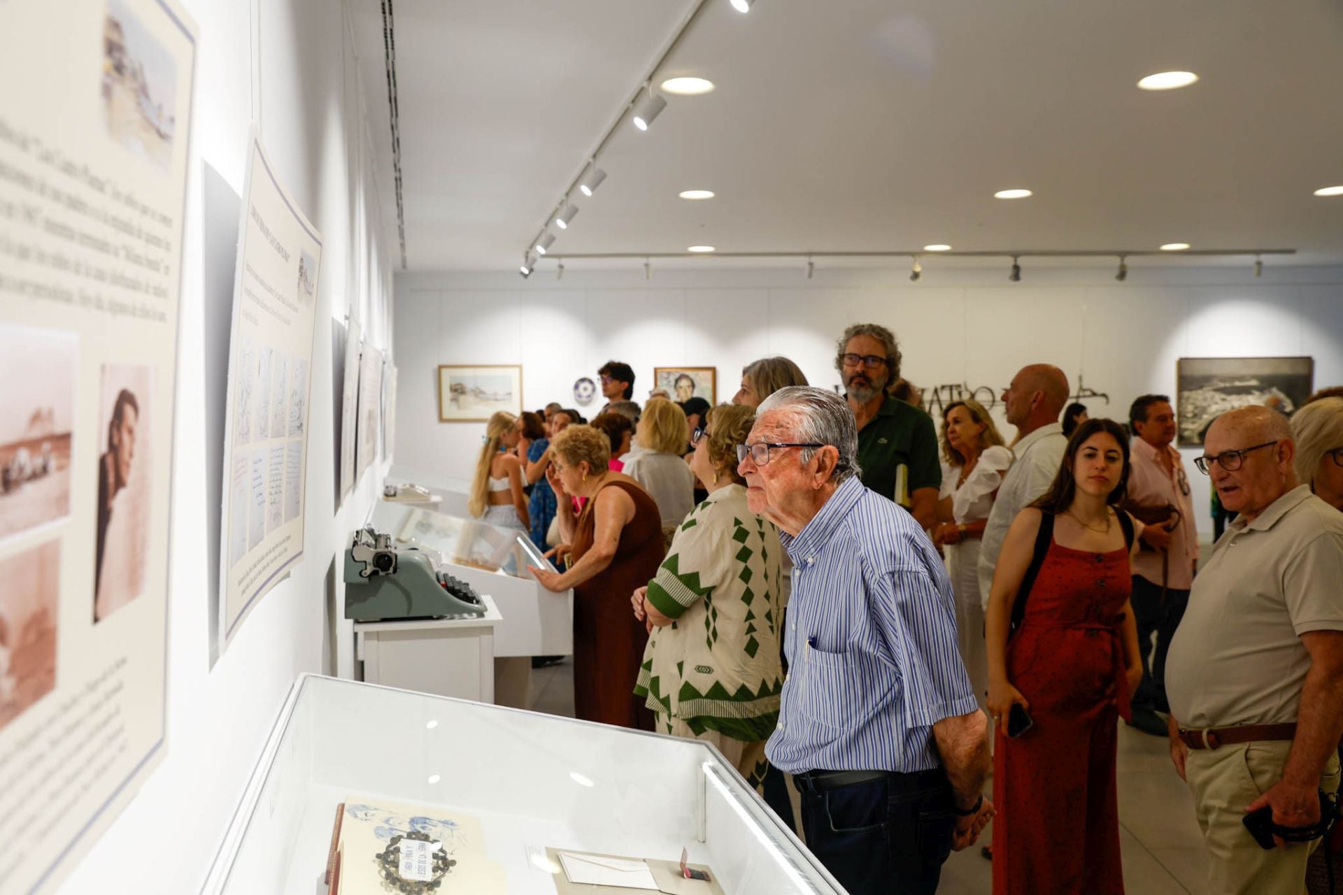 Inauguración de la exposición que homenajea a &#039;Las Cuatro Plumas&#039; de Águilas, en imágenes